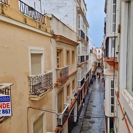 Roy's Apartment Cadiz