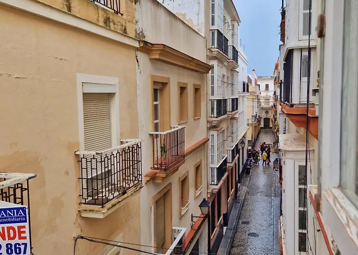 Roy's Apartment Cadiz