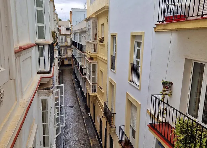 Roy's Apartment Cadiz