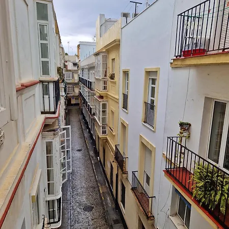 Roy's Apartment Cadiz